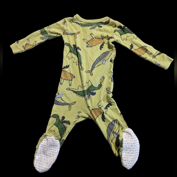 Carter's 18m Dinosaur/Animal Bundle (footy pjs/footless pj and outfit) - Picture 7 of 13
